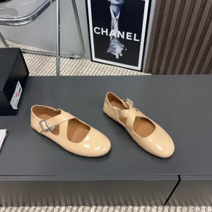 Alaila Criss Cross Ballet Flats In Beige Glossy Calfskin 996031