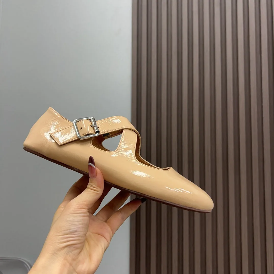 Alaila Criss Cross Ballet Flats In Beige Glossy Calfskin 996031