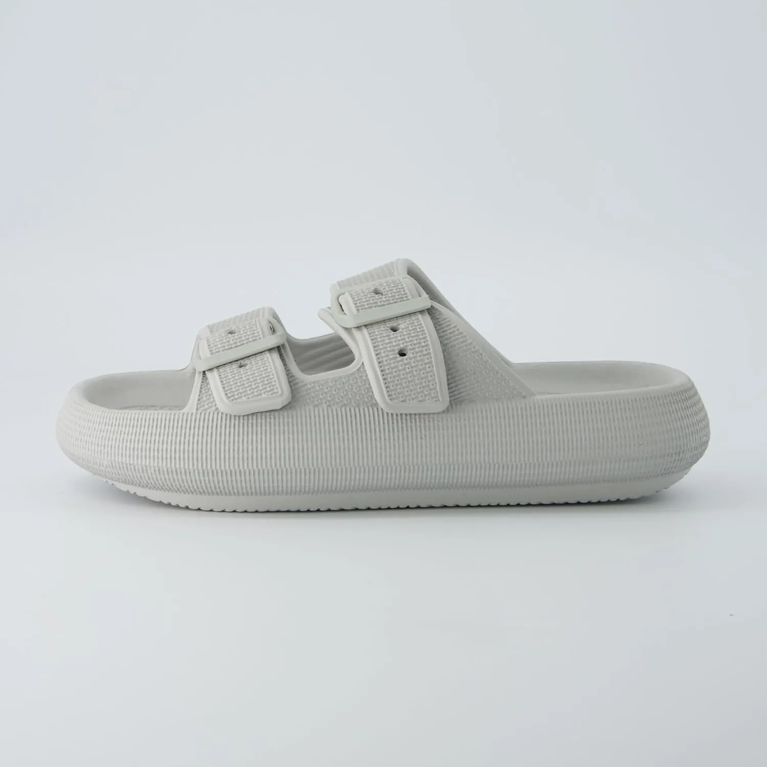 CUSHIONAIRE Women's Fame recovery cloud slide with  Comfort