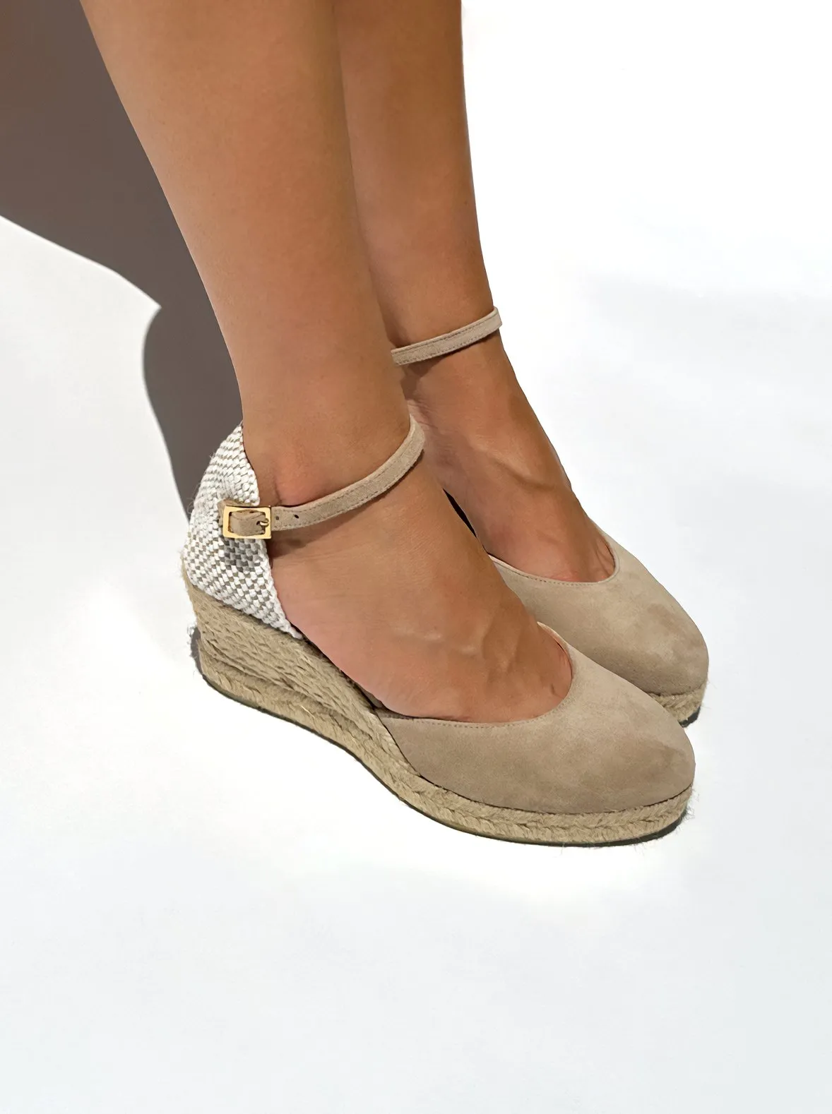Evelyn Beige