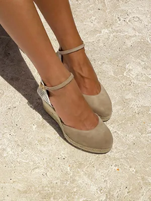 Evelyn Beige