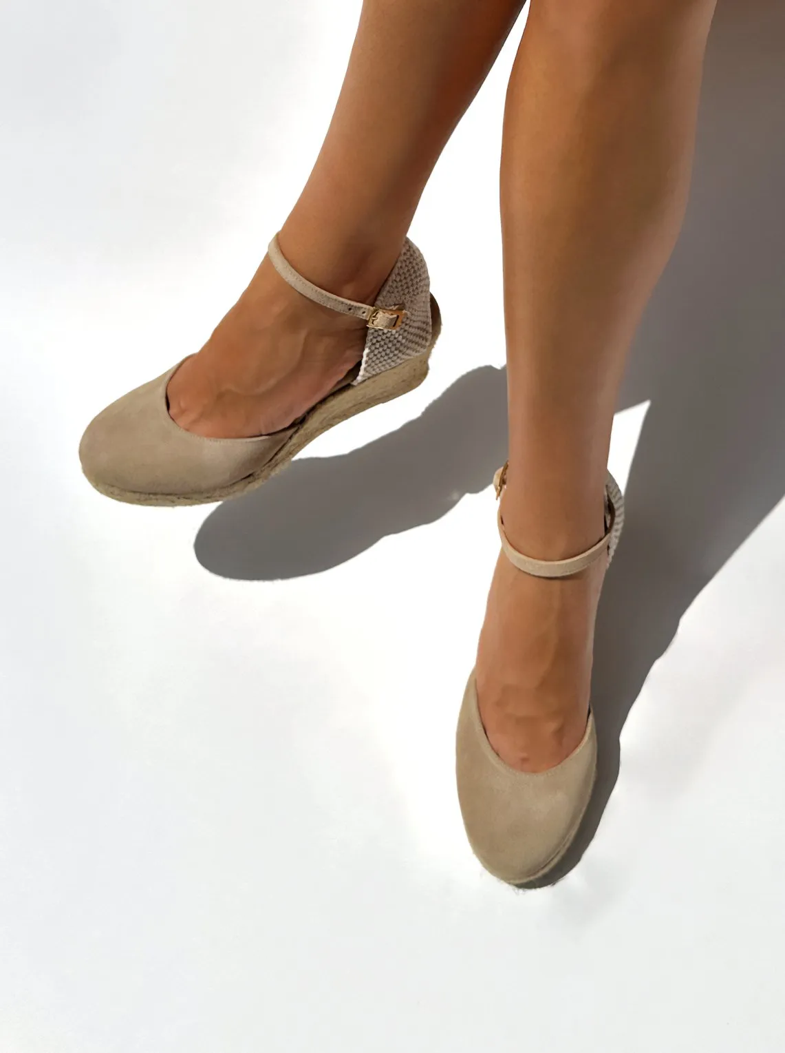 Evelyn Beige