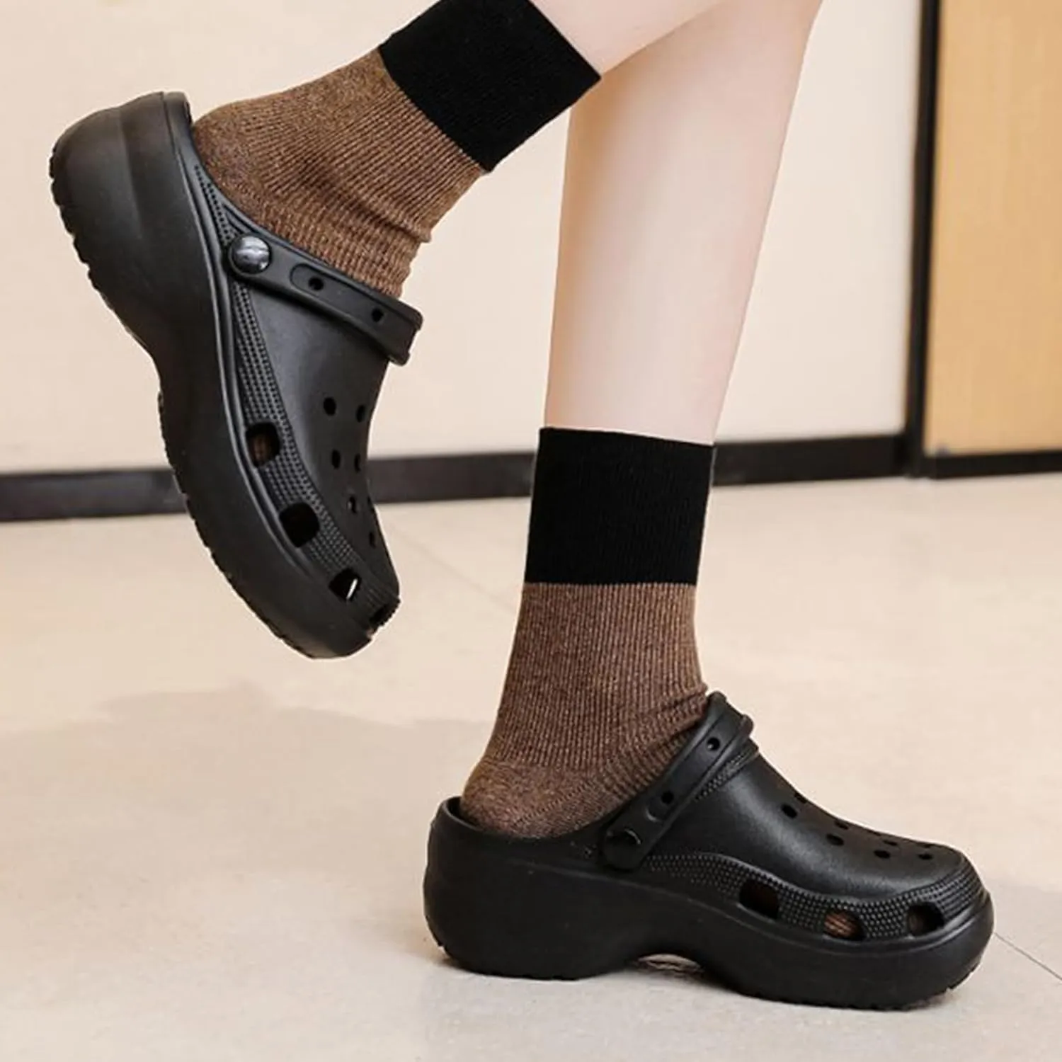 Fashion Platform Clogs Women's Outdoor and Indoor Cloud Slippers Comfortable Casual Pillow Sandals Beach Shoes Running Shoes Walking Shoes Wading Shoes