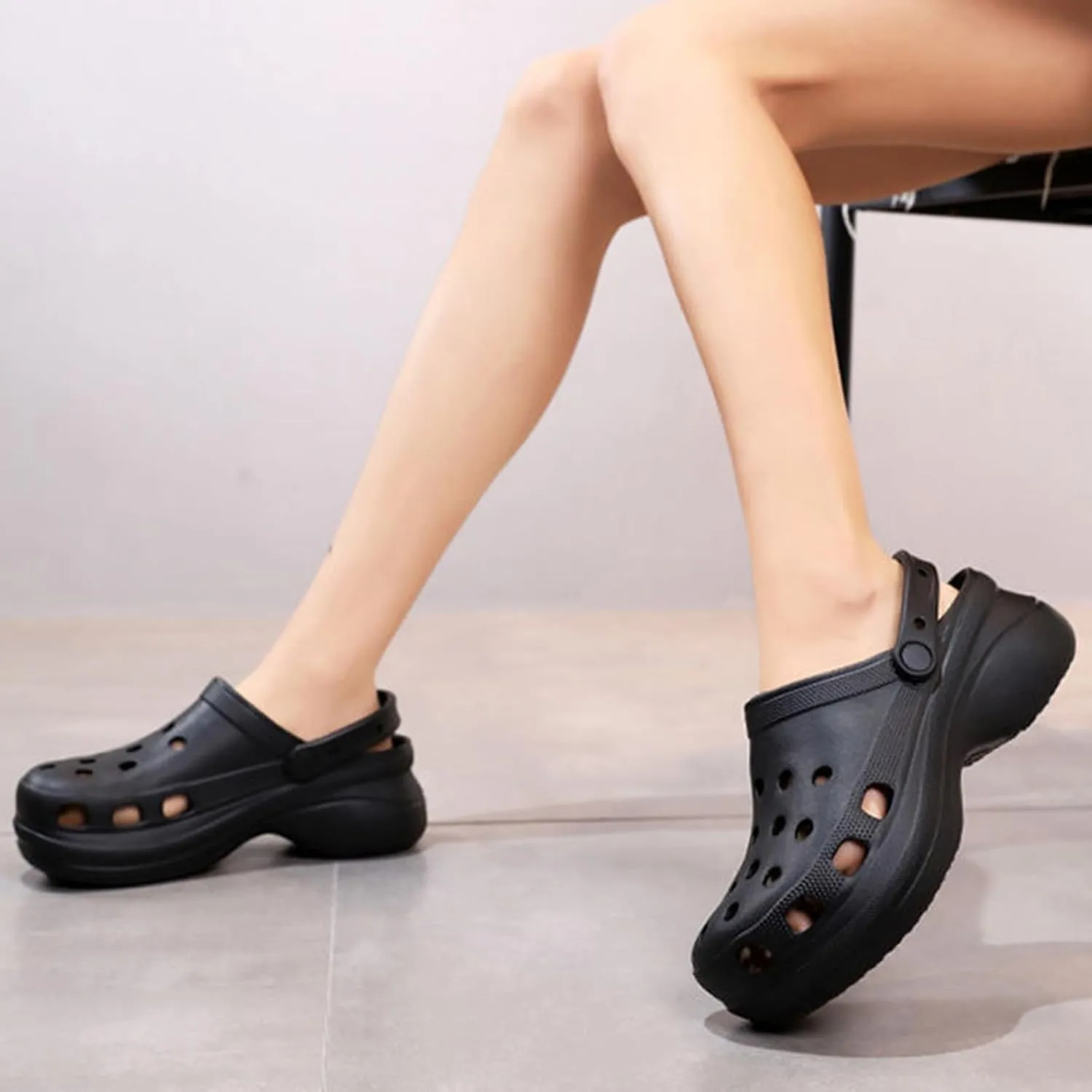 Fashion Platform Clogs Women's Outdoor and Indoor Cloud Slippers Comfortable Casual Pillow Sandals Beach Shoes Running Shoes Walking Shoes Wading Shoes