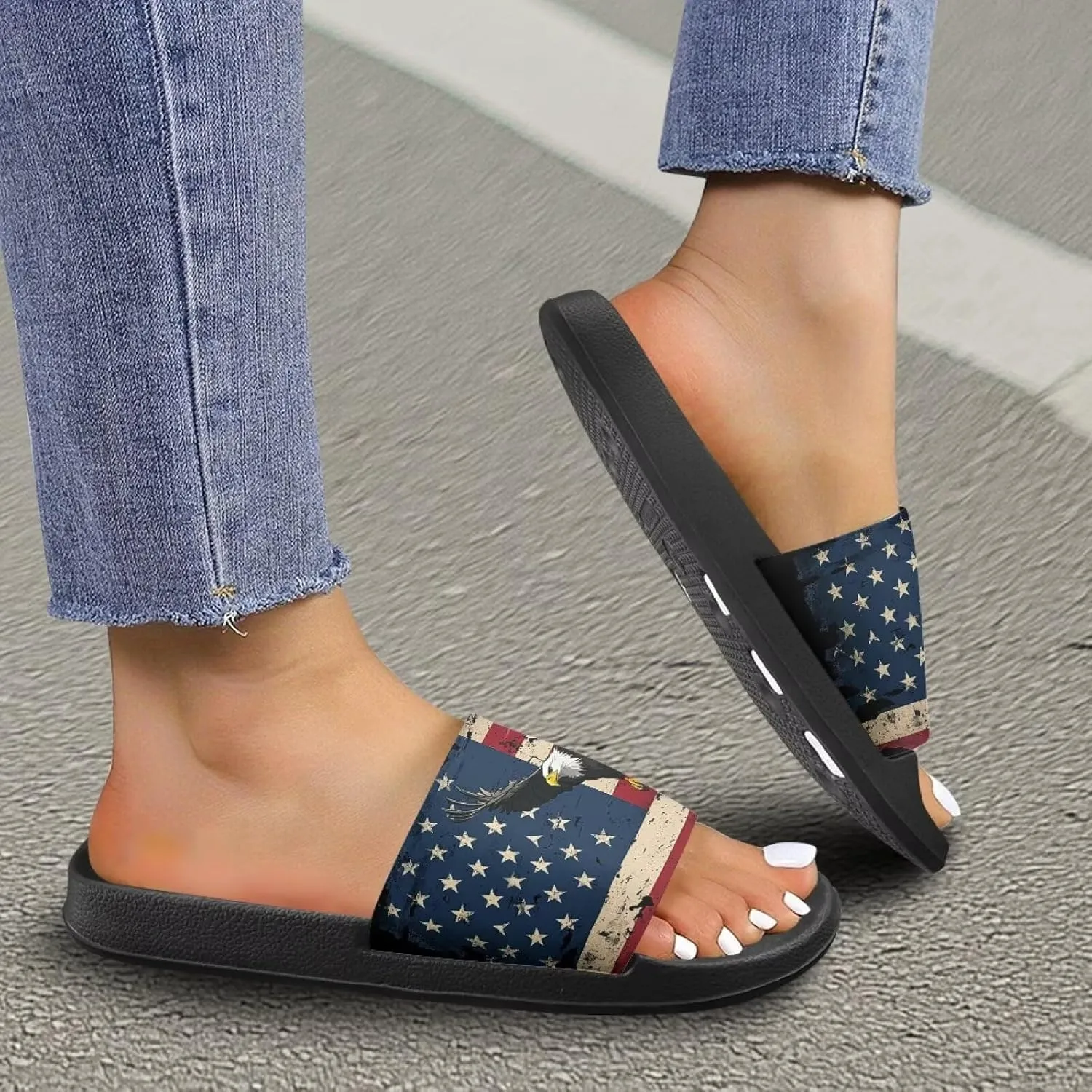 GOSTONG Sandals for Women and Men Pillow Slippers Non Slip Quick Drying House Slippers Unisex Lightweight Pool Slides Size 5-12.5